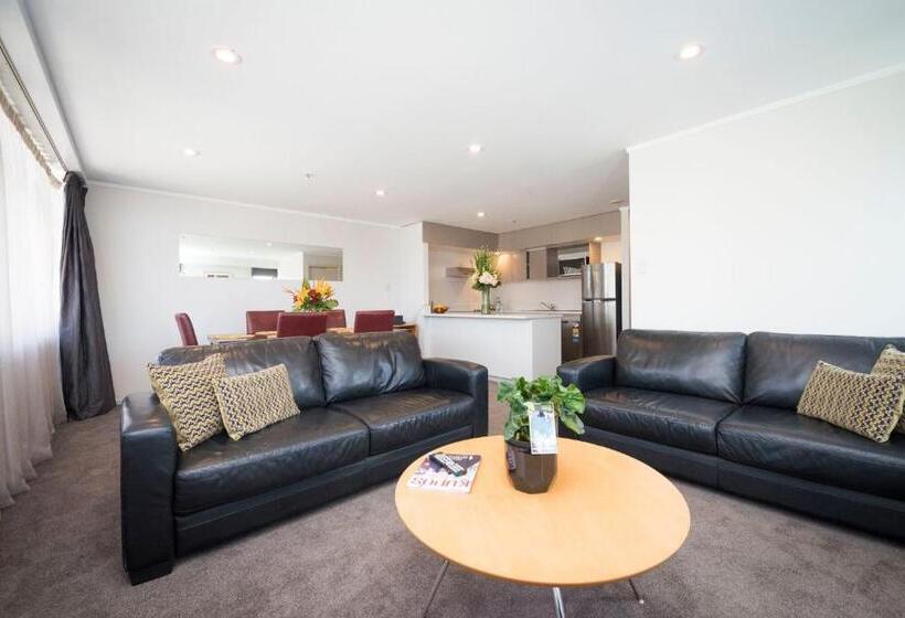 Апартаменты 3 Спальни, Quest On Johnston Serviced Apartments