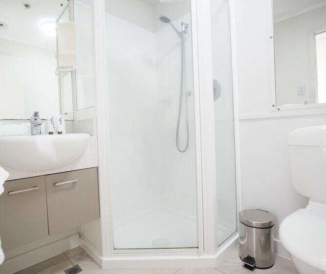 Апартаменты 3 Спальни, Quest On Johnston Serviced Apartments