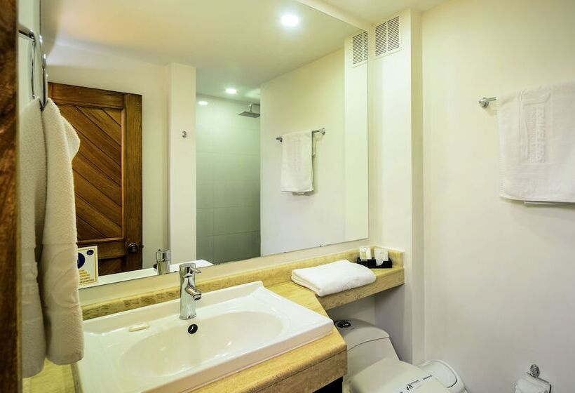 Апартаменты 2 Спальни, Travelers Fontana Plaza