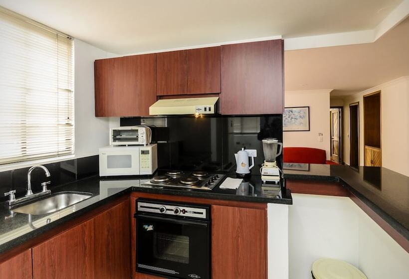 Апартаменты 2 Спальни, Travelers Fontana Plaza