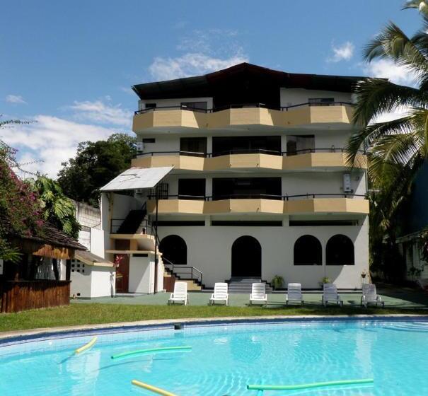اتاق استاندارد سه نفره, Chanchamayo Inn