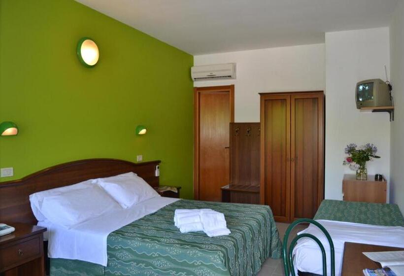 Номер Стандарт Трехместный, Villa A Mare