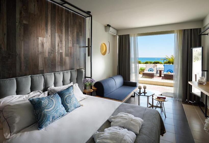 豪华三人间, Zoe Hotel, Trypiti Beach Resort & Hive Water Park
