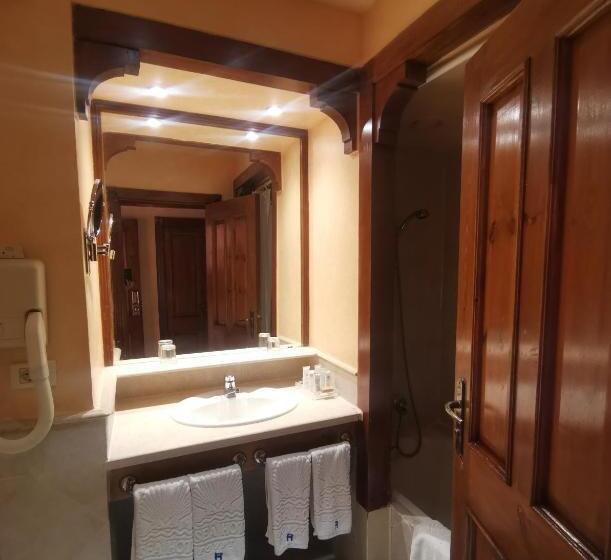 اتاق خانوادگی, The Grand Resort