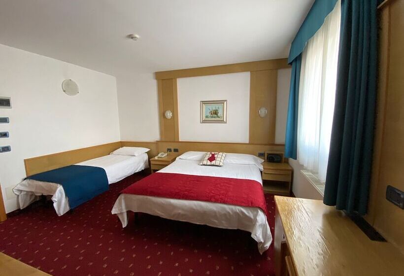 스탠다드 트리플 룸, Grand Hotel Miramonti