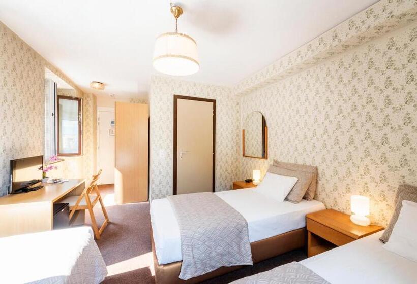 标准三人间, Albergo Ristorante Svizzero