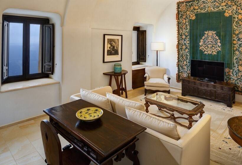 سوییت با چشم‌انداز دریا, Monastero Santa Rosa Hotel & Spa