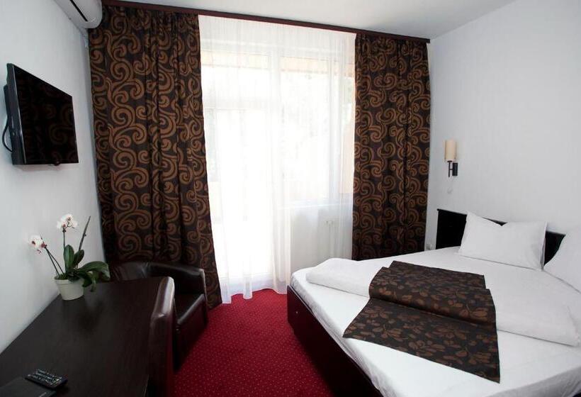 Comfort room with balcony, Terra