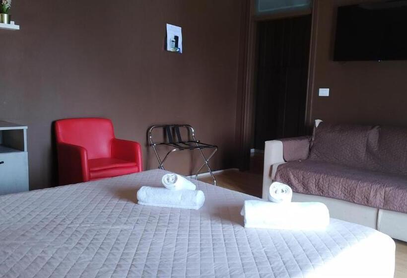 اتاق لوکس با بالکن, Cconforthotels R&b Dolci Emozioni   Self Check In