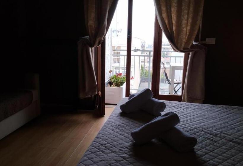 اتاق لوکس با بالکن, Cconforthotels R&b Dolci Emozioni   Self Check In