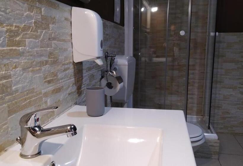 اتاق استاندارد سه نفره, Cconforthotels R&b Dolci Emozioni   Self Check In
