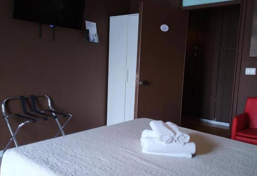 اتاق لوکس با بالکن, Cconforthotels R&b Dolci Emozioni   Self Check In
