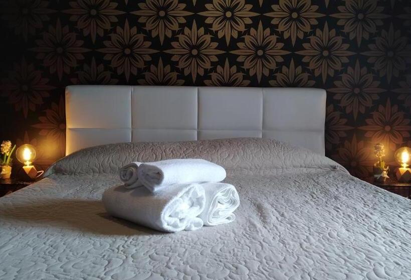 اتاق لوکس با بالکن, Cconforthotels R&b Dolci Emozioni   Self Check In