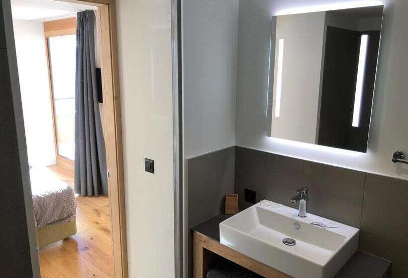带1个卧室的带阳台的公寓, Catrina Resort