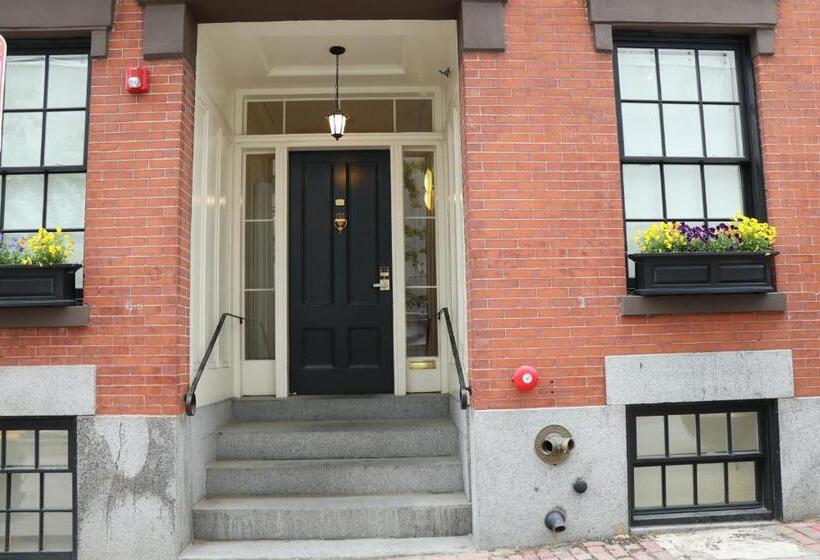 Студия Стандарт, Charming & Stylish Studio On Beacon Hill #3