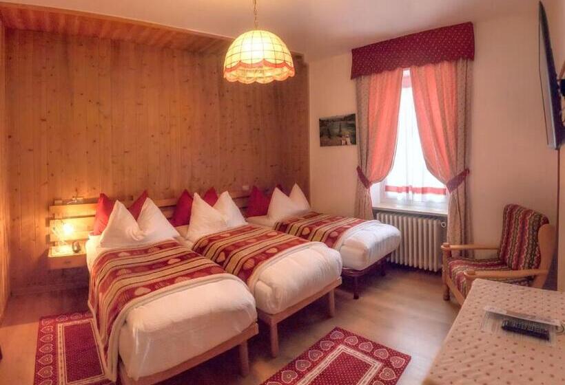 Quarto Estandar com Sacada, Garni Suisse
