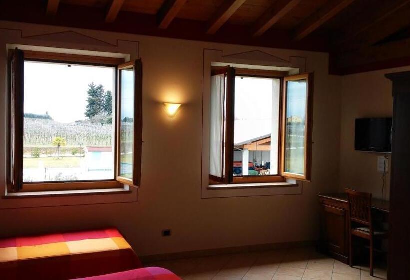 Номер Стандарт Трехместный, Relais Corte Pontigliardo