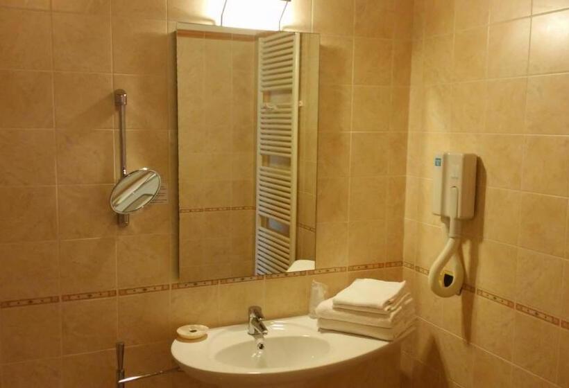 Номер Стандарт Трехместный, Relais Corte Pontigliardo