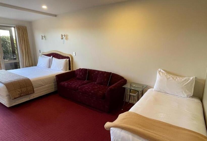 Семейное Студио, Chantillys Motor Lodge