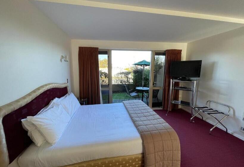 Семейное Студио, Chantillys Motor Lodge