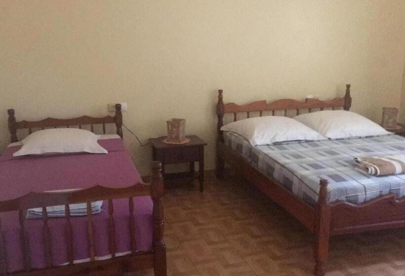 اتاق استاندارد سه نفره, Sissi's B&b