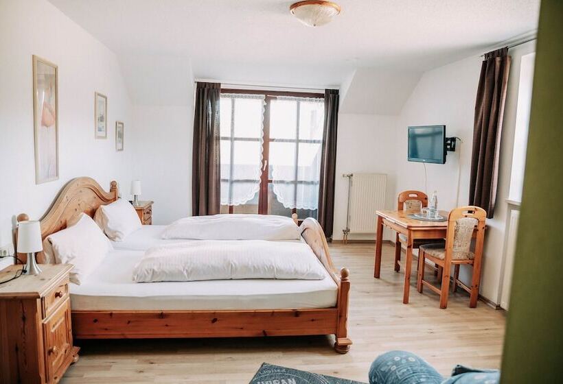Номер Стандарт, Waldpension Jagerstuberl