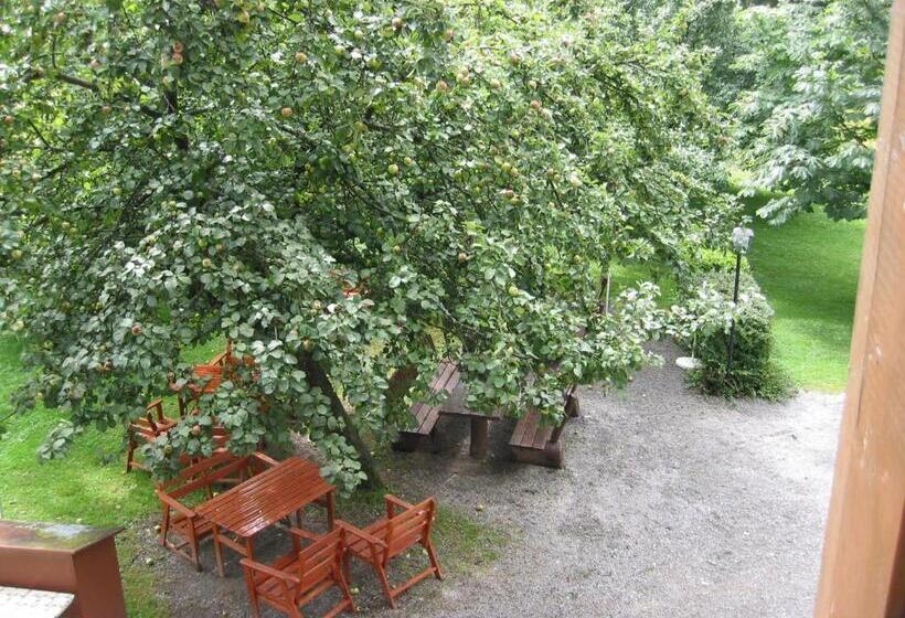 Номер Стандарт, Waldpension Jagerstuberl