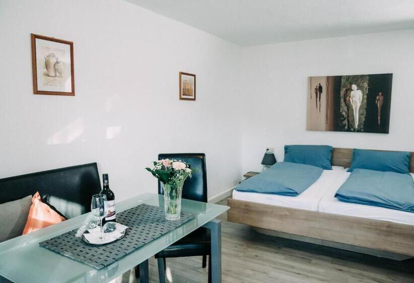 Номер Стандарт, Waldpension Jagerstuberl