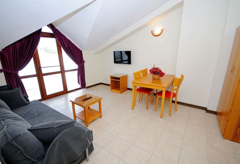 آپارتمان اکونومی 1 خوابه, Fora Apart