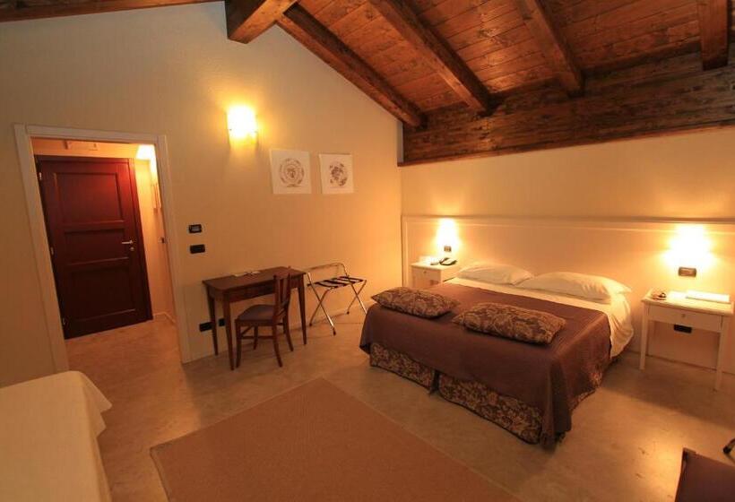 标准三人间, Albergo Della Ceramica