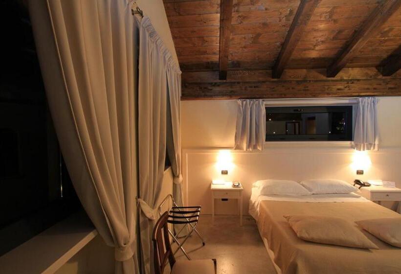四人标准间, Albergo Della Ceramica