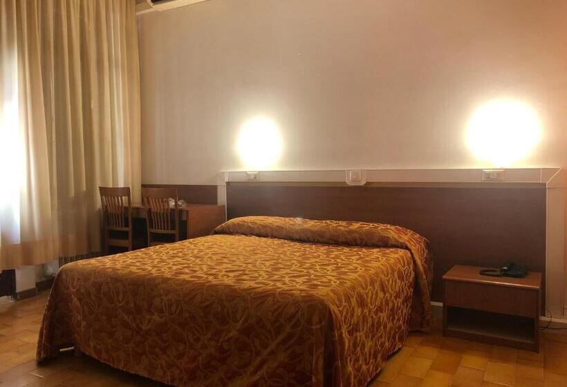 Quarto Estandar, Eden