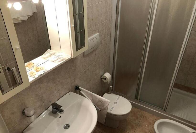 Quarto Triplo Estandar, Eden