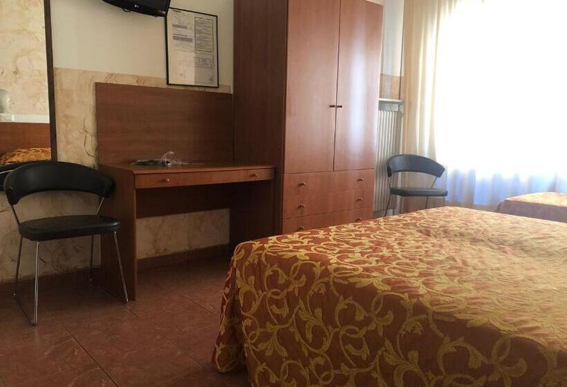 Quarto Triplo Estandar, Eden