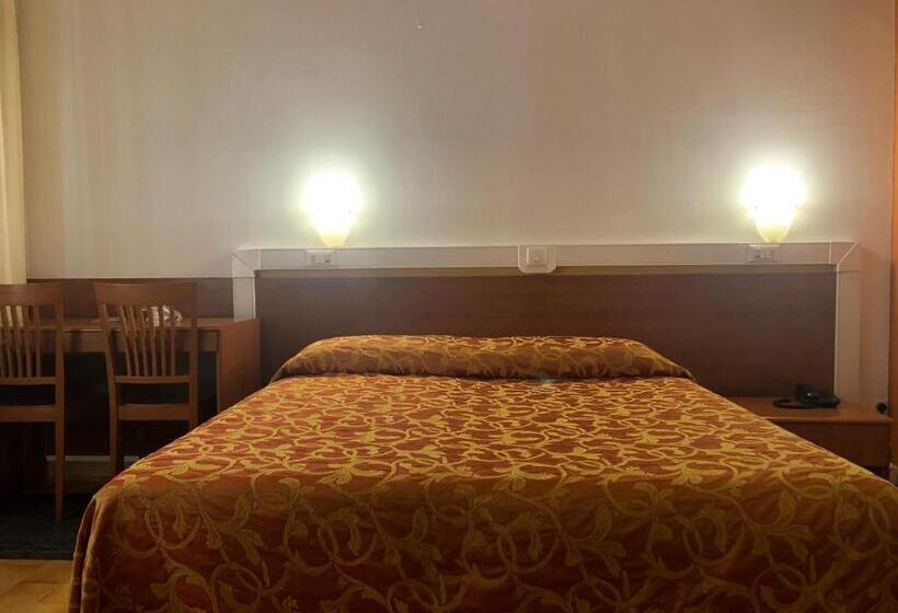 Quarto Estandar, Eden
