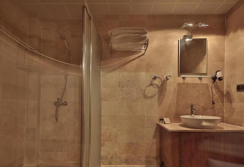 Номер Deluxe, Guzide Cave