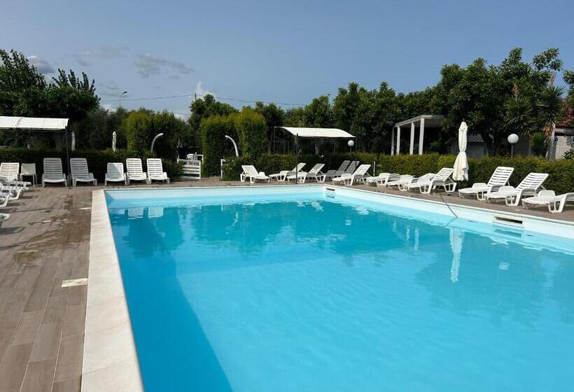 اتاق استاندارد چهار تخته, Resort Park Village