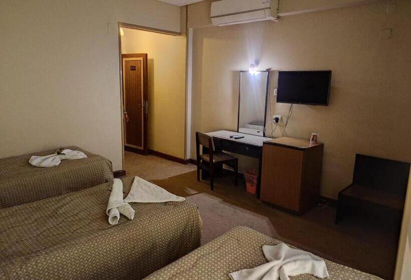 Quarto Triplo Estandar, St.george