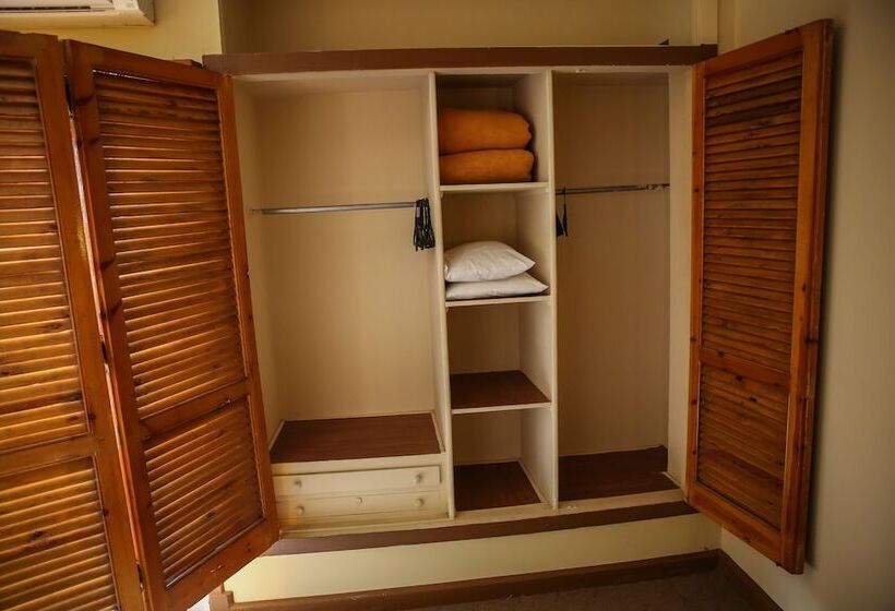 Quarto Triplo Estandar, St.george