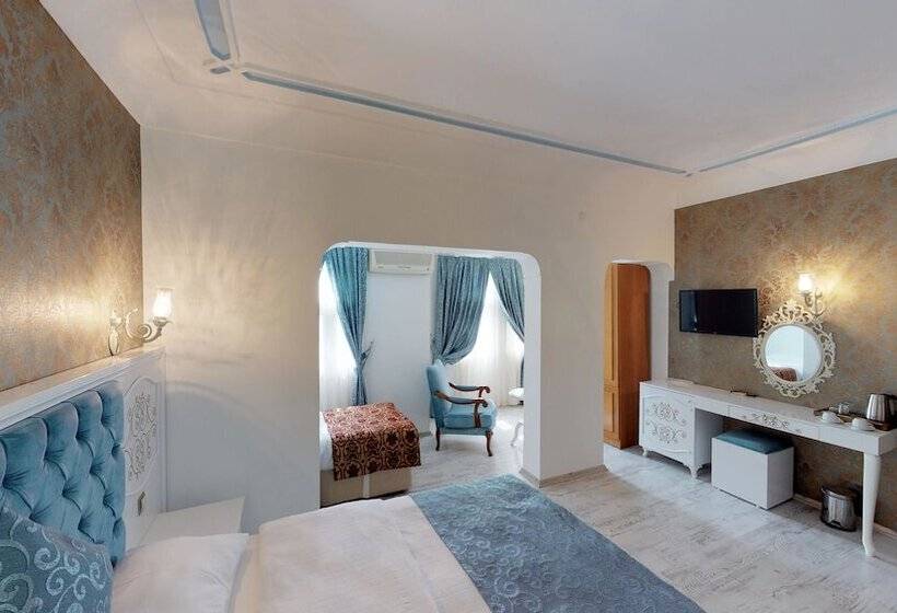 اتاق لوکس با چشمانداز شهر, Urcu