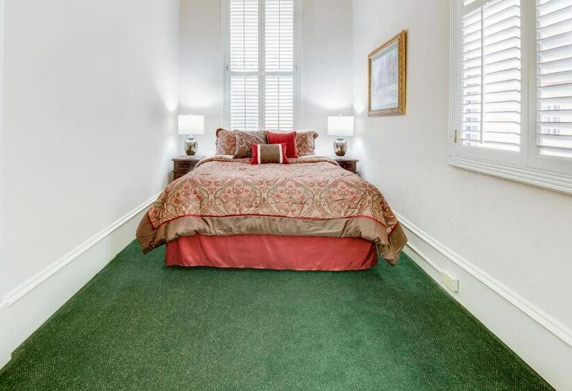 1 Bedroom Apartment, Chateau Orleans