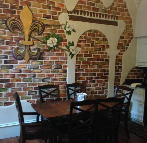 2 Bedroom Apartment, Chateau Orleans