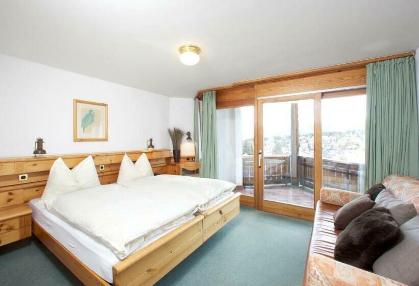 اتاق استاندارد با بالکن, Arena Guesthouse