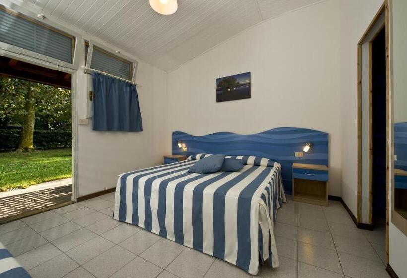 اتاق استاندارد چهارنفره با چشم‌انداز باغ, Club Village & Hotel Spiaggia Romea