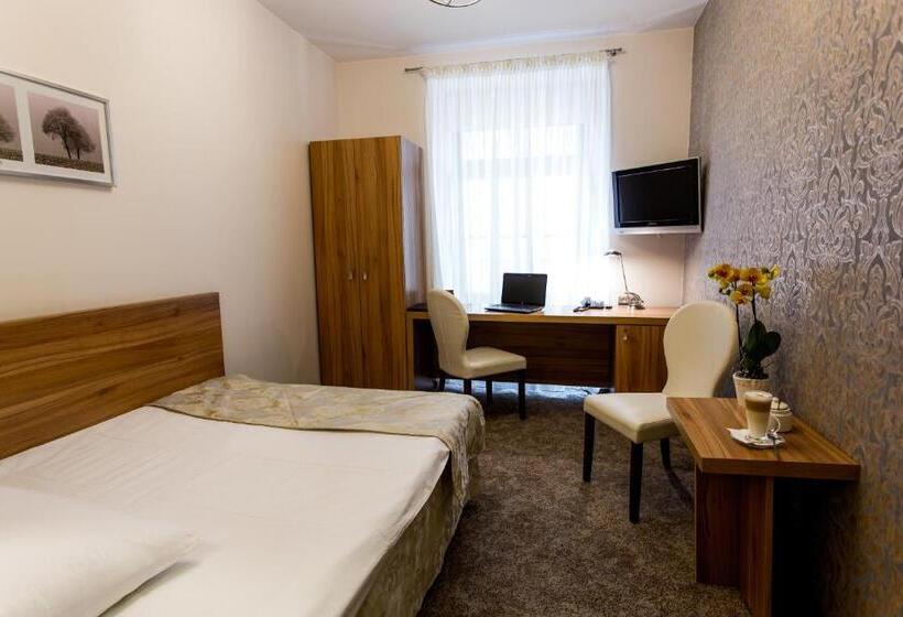 Quarto Basic, Patio Old Town