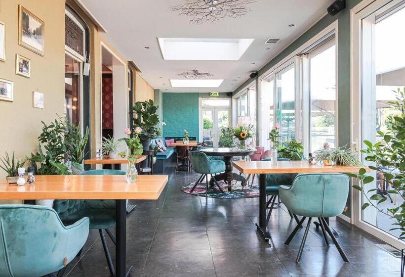 스탠다드 트리플 룸, Restaurant Goerres