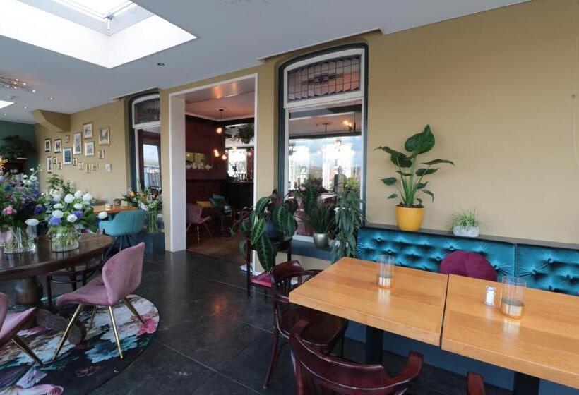 4인용 스탠다드 룸, Restaurant Goerres