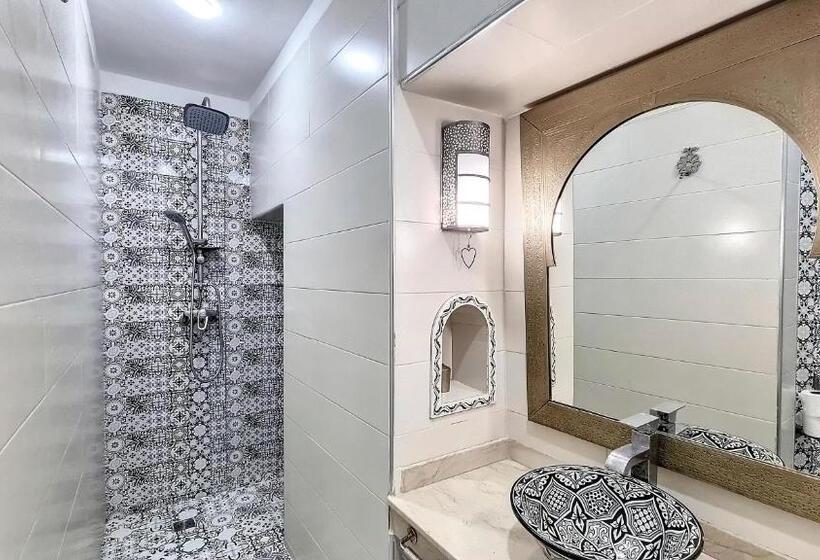 سوییت جونیور, Riad Argan