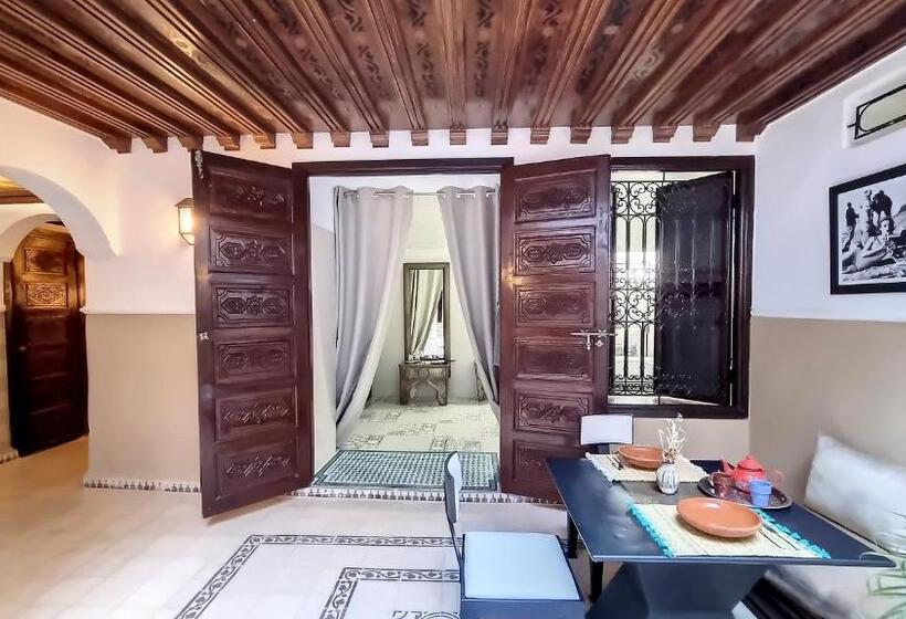 سوییت جونیور, Riad Argan