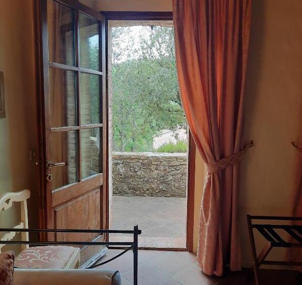 جناح مزود بتراس, Borgo Livernano
